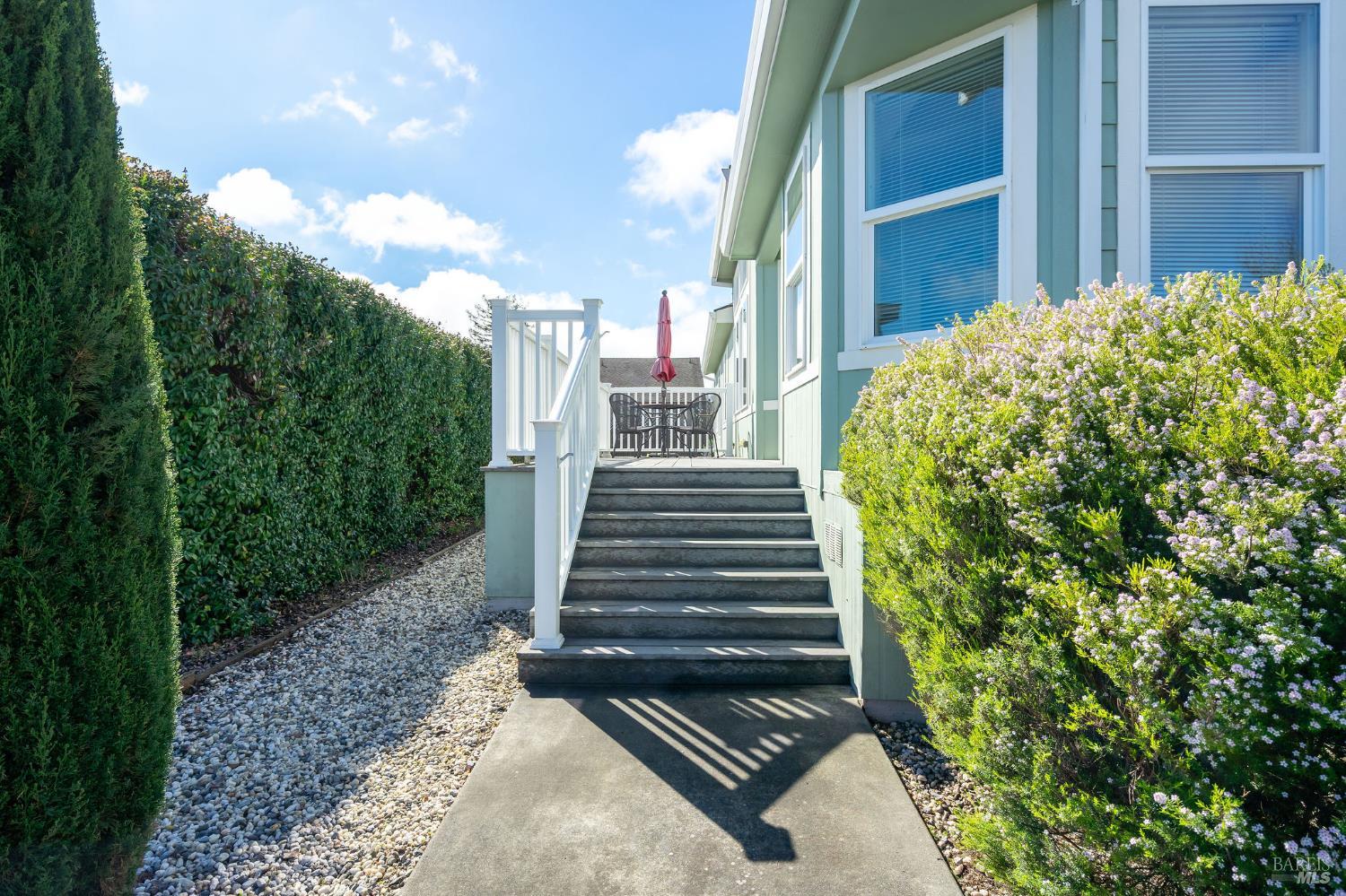 Detail Gallery Image 14 of 62 For 32 Yorkshire Dr, Santa Rosa,  CA 95401 - 3 Beds | 2 Baths