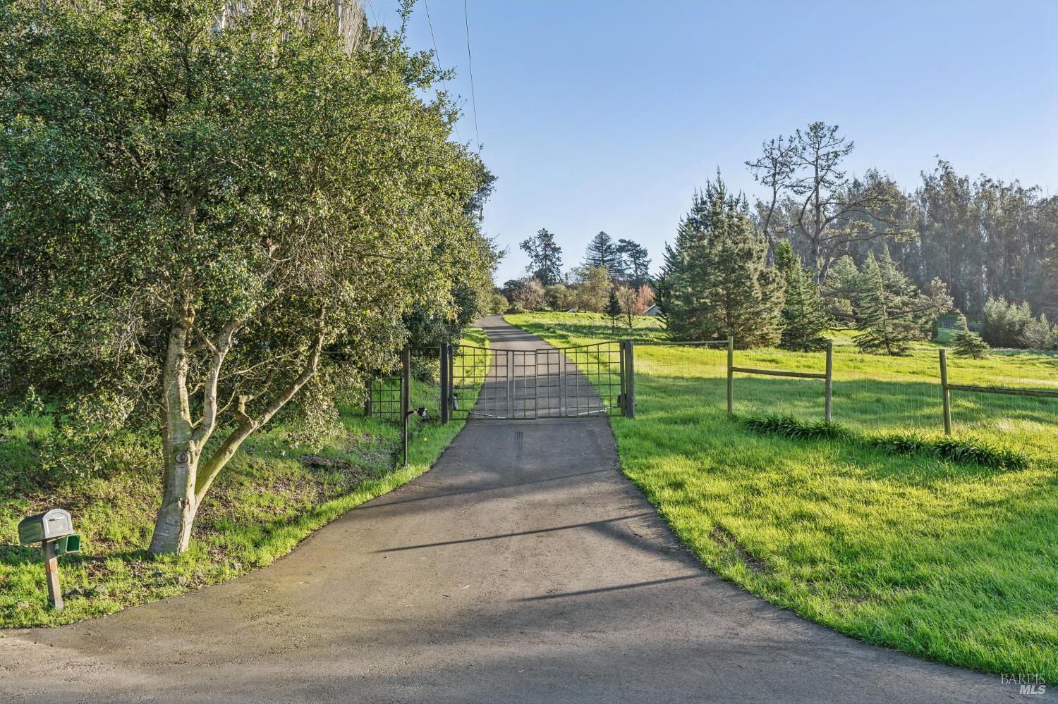 Detail Gallery Image 7 of 92 For 5855 Bodega Ave, Petaluma,  CA 94952 - 3 Beds | 2/1 Baths