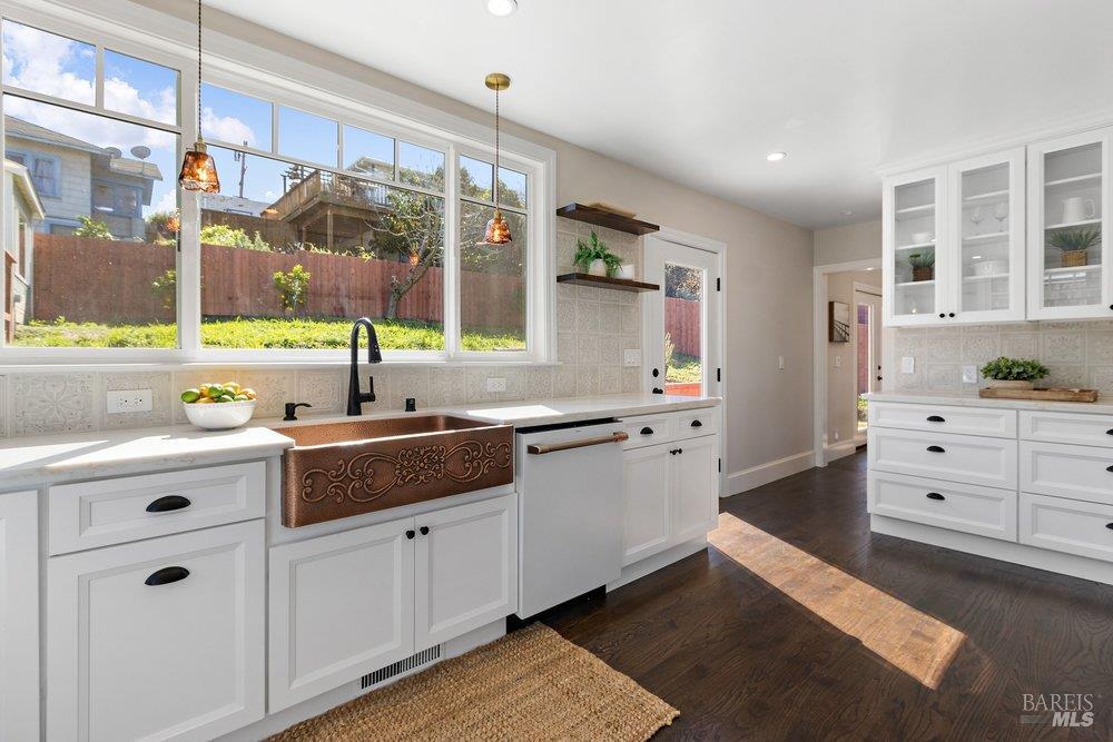 Detail Gallery Image 18 of 57 For 321 Alexander St, Crockett,  CA 94525 - 4 Beds | 3/1 Baths