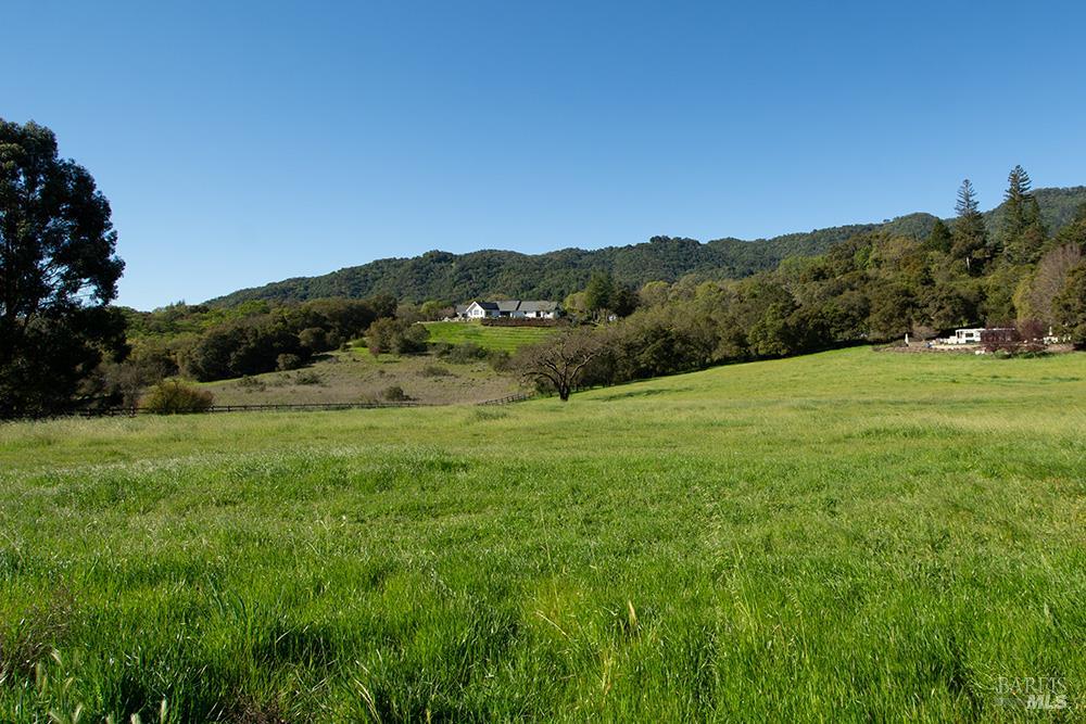 Detail Gallery Image 4 of 36 For 1150 Sobre Vista Rd, Sonoma,  CA 95476 - 2 Beds | 1/1 Baths