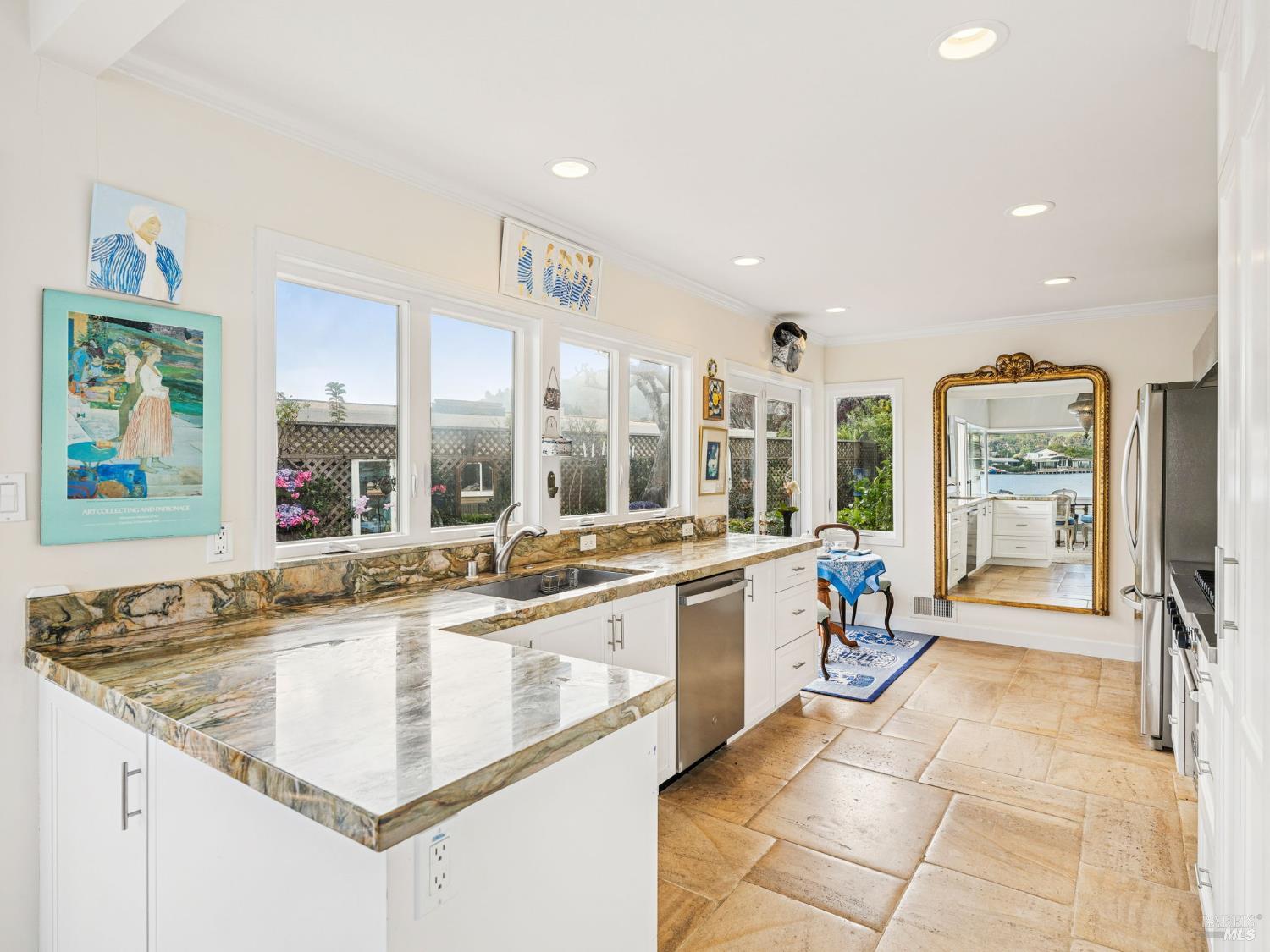 Detail Gallery Image 6 of 19 For 216 San Rafael Ave, Belvedere,  CA 94920 - 3 Beds | 2 Baths