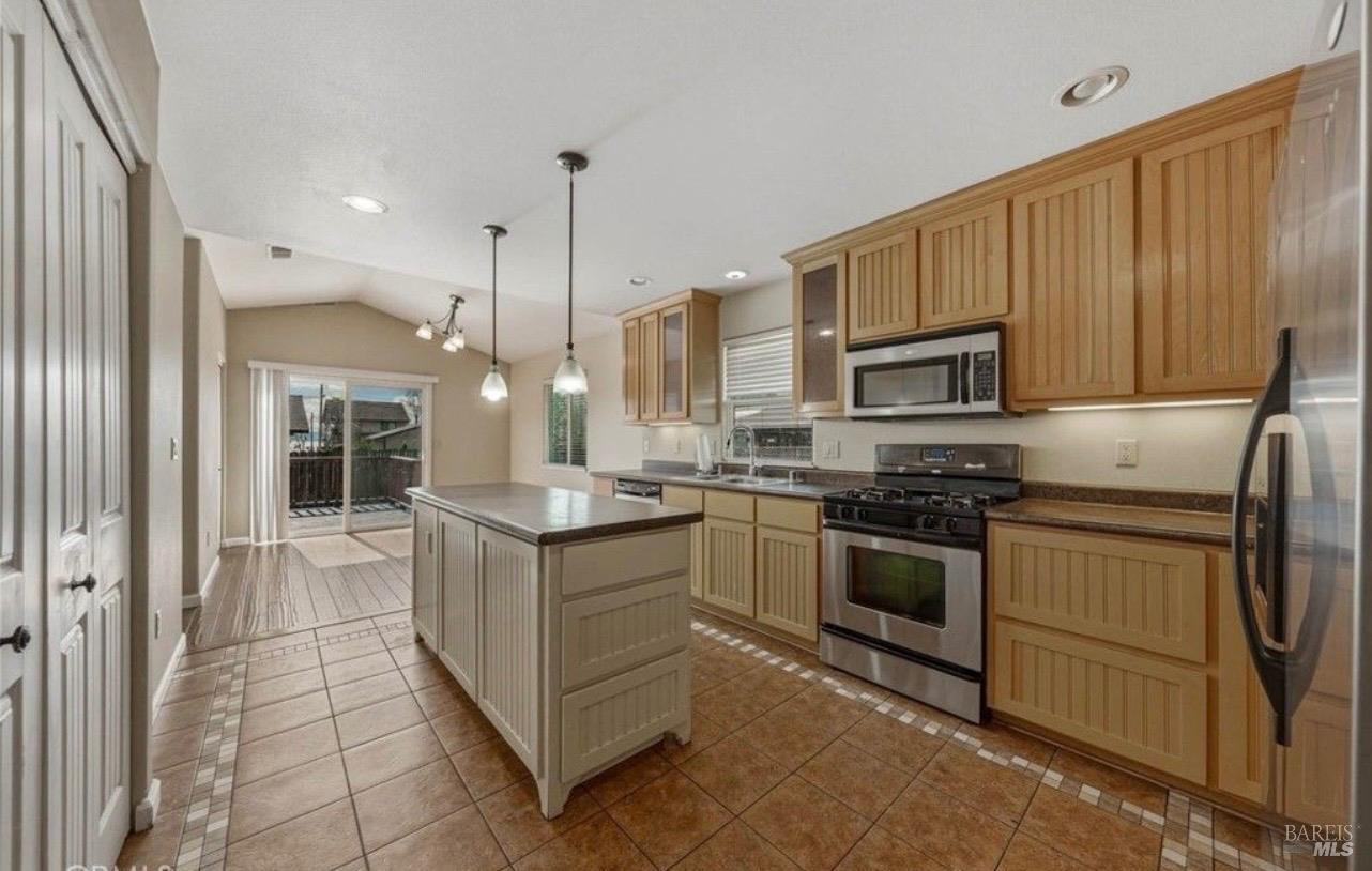 Detail Gallery Image 3 of 36 For 3483 Beach St, Nice,  CA 95464 - 3 Beds | 2 Baths