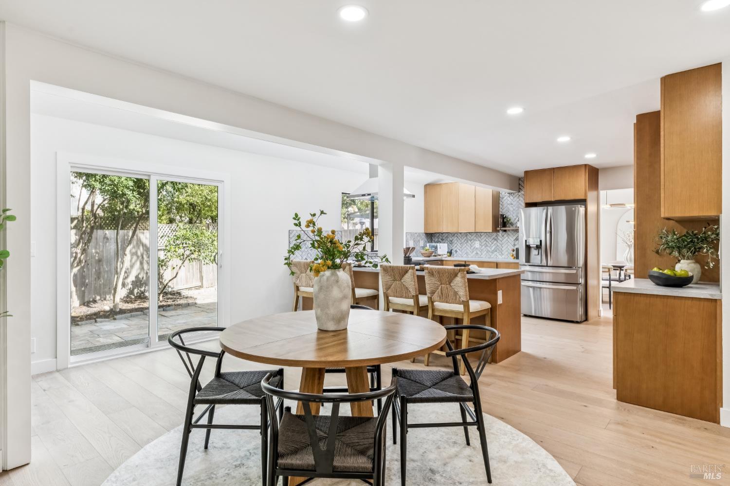 Detail Gallery Image 15 of 49 For 113 Greenridge Ct, Petaluma,  CA 94952 - 5 Beds | 3/1 Baths