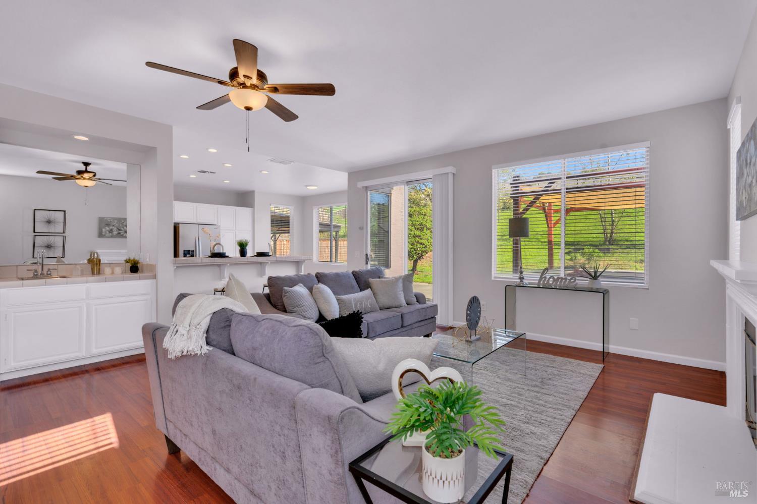 Detail Gallery Image 28 of 61 For 1014 Sandhurst Dr, Vallejo,  CA 94591 - 4 Beds | 3 Baths