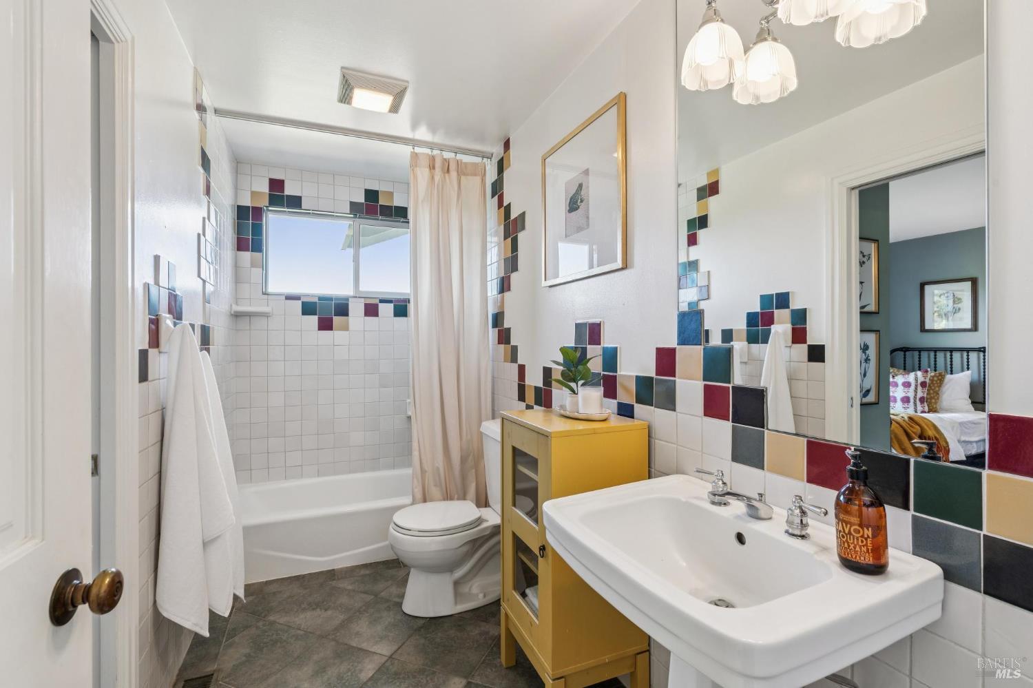 Detail Gallery Image 37 of 92 For 5855 Bodega Ave, Petaluma,  CA 94952 - 3 Beds | 2/1 Baths