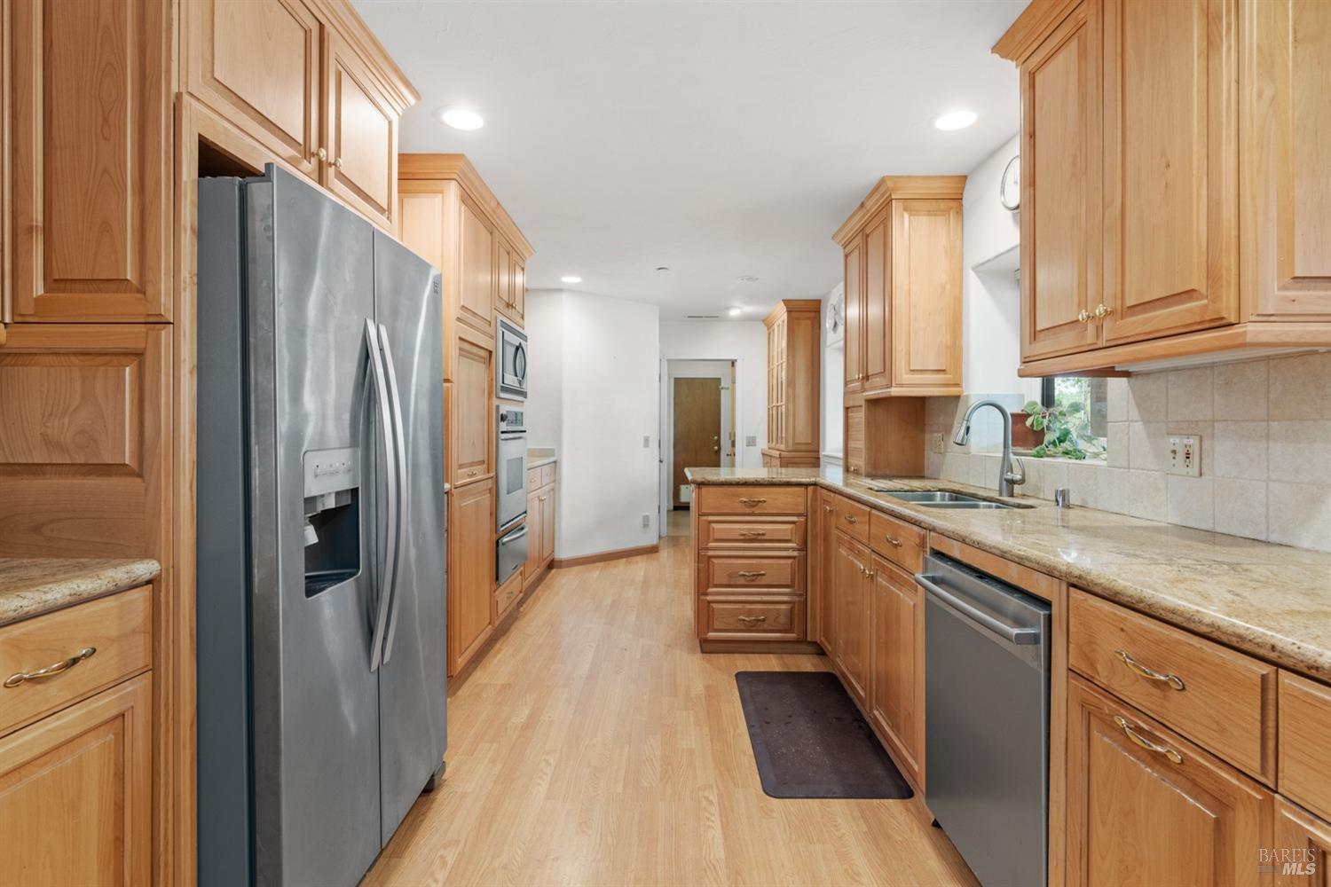 Detail Gallery Image 10 of 27 For 3200 Road J Unkn, Redwood Valley,  CA 95470 - 4 Beds | 3/1 Baths