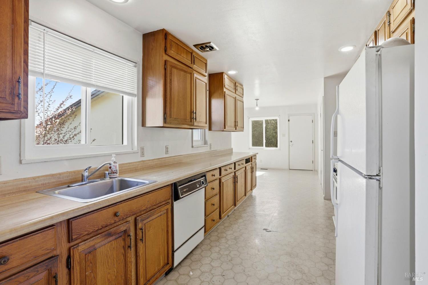 Detail Gallery Image 15 of 40 For 15 Alameda De La Loma Unkn, Novato,  CA 94949 - 3 Beds | 2/1 Baths