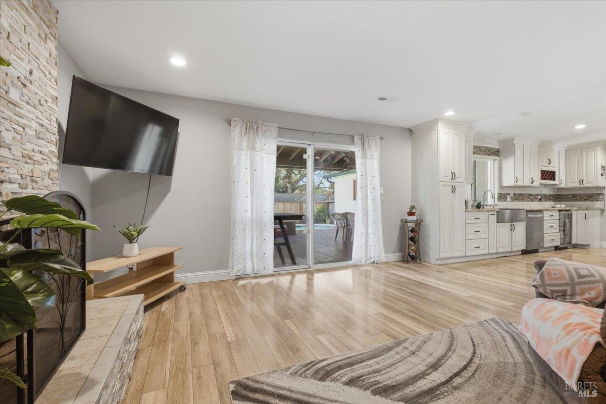 Detail Gallery Image 19 of 46 For 451 Alamo Dr, Vacaville,  CA 95688 - 4 Beds | 2 Baths