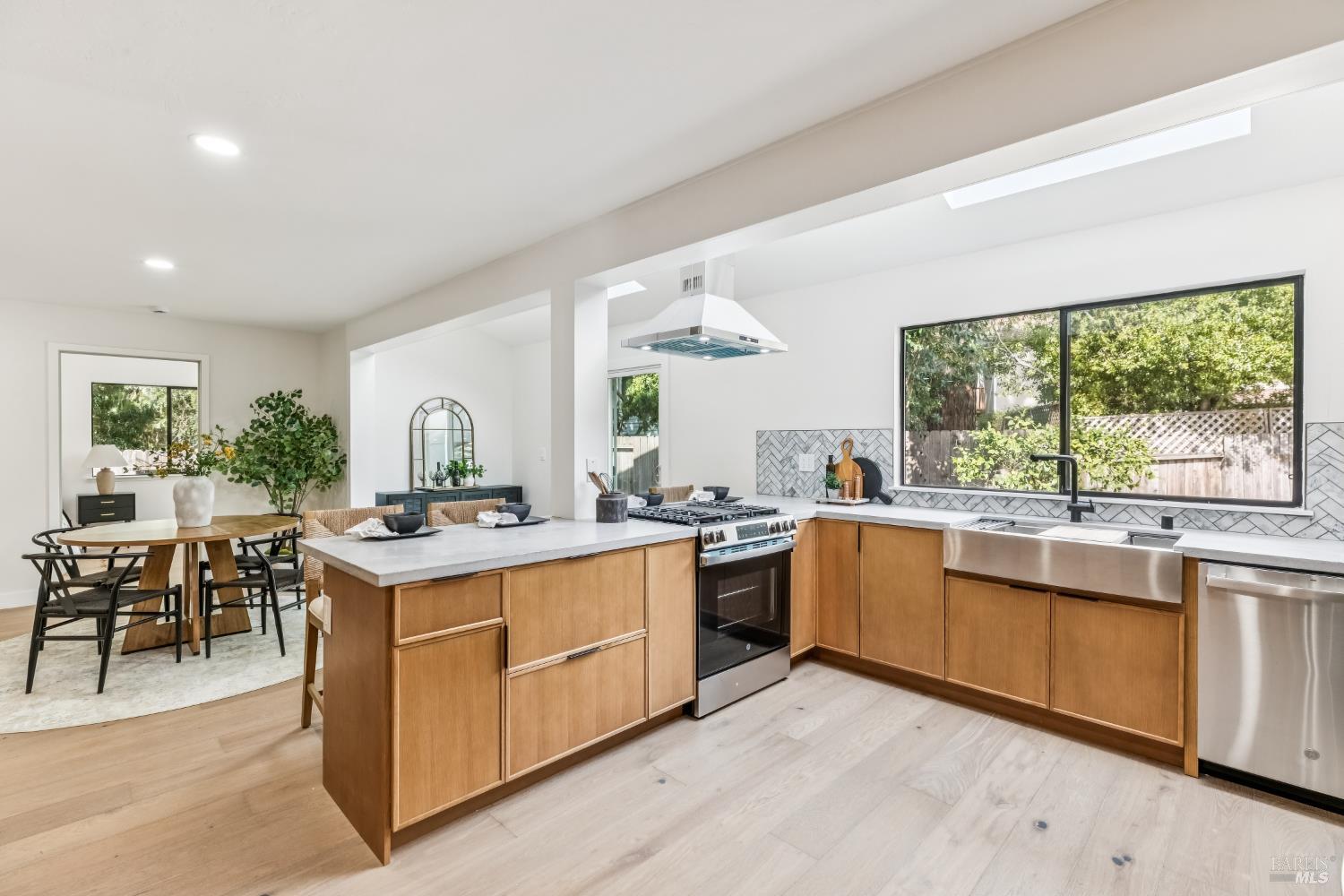 Detail Gallery Image 19 of 49 For 113 Greenridge Ct, Petaluma,  CA 94952 - 5 Beds | 3/1 Baths