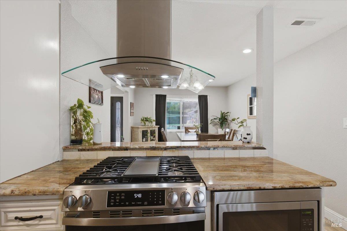 Detail Gallery Image 16 of 46 For 451 Alamo Dr, Vacaville,  CA 95688 - 4 Beds | 2 Baths