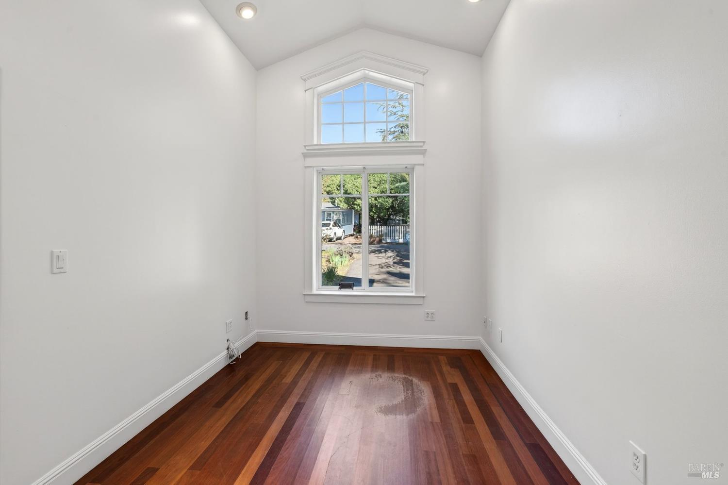 Detail Gallery Image 3 of 27 For 105 Hooker Ave, Sonoma,  CA 95476 - 4 Beds | 2 Baths