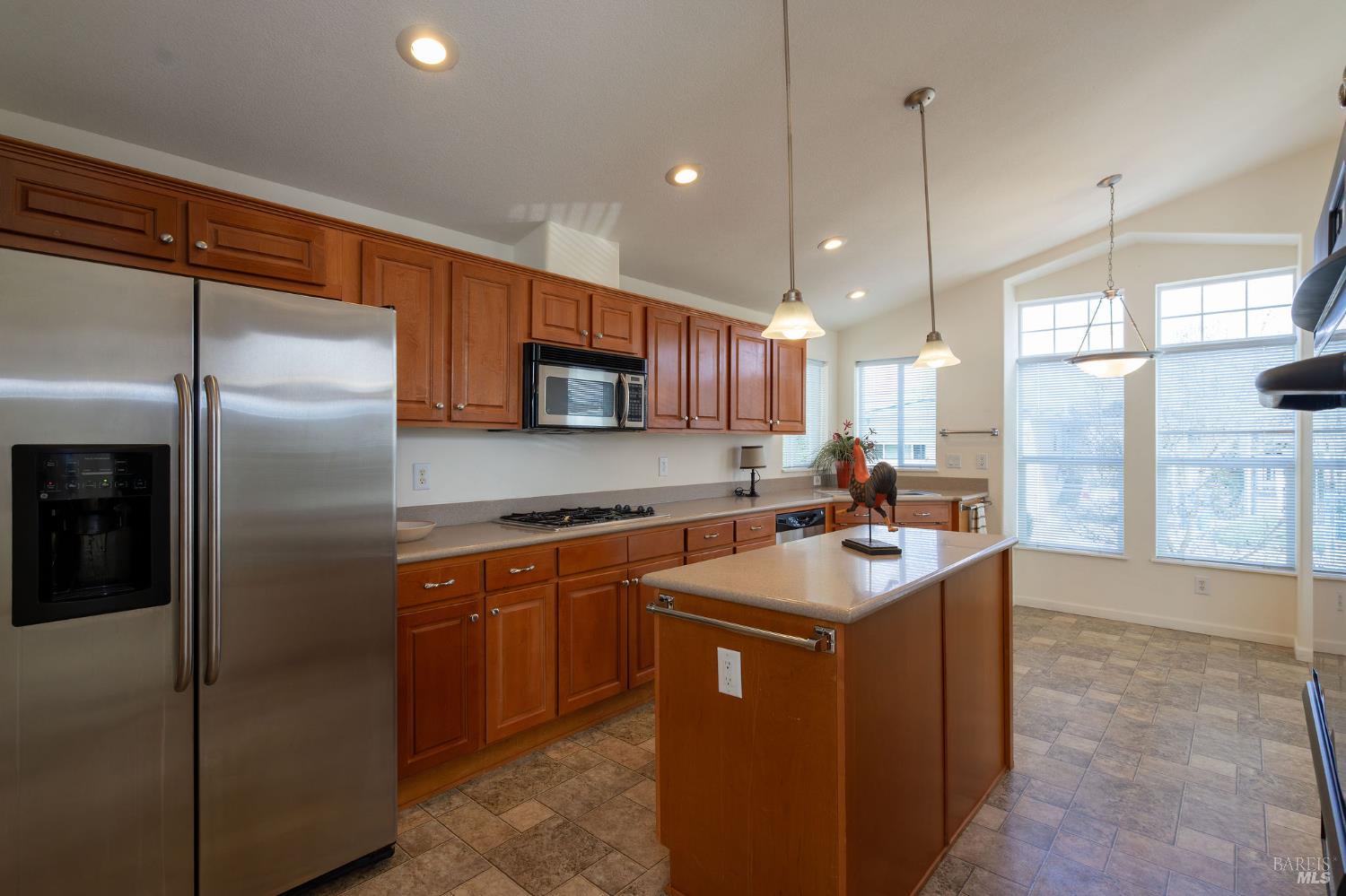 Detail Gallery Image 20 of 62 For 32 Yorkshire Dr, Santa Rosa,  CA 95401 - 3 Beds | 2 Baths