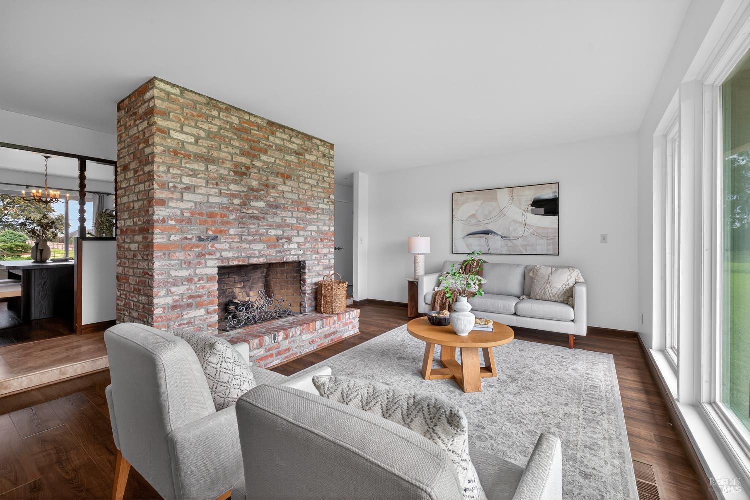 Detail Gallery Image 9 of 70 For 101 Mcbrown Rd, Petaluma,  CA 94952 - 4 Beds | 2/1 Baths