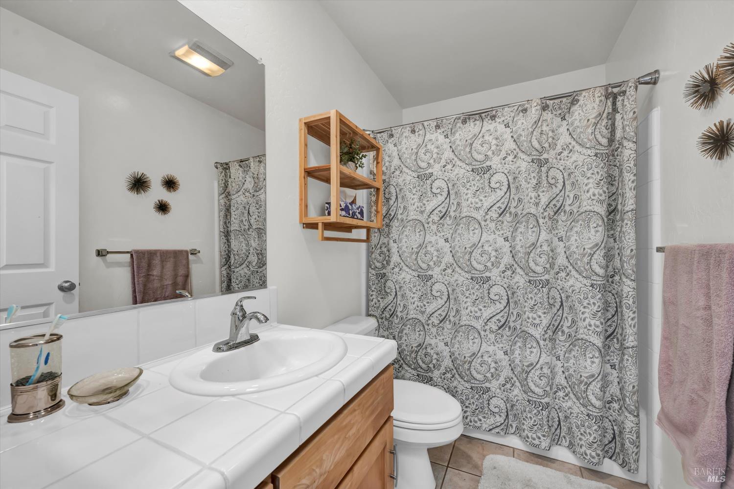 Detail Gallery Image 25 of 30 For 18278 N Shore Dr, Hidden Valley Lake,  CA 95467 - 3 Beds | 2 Baths