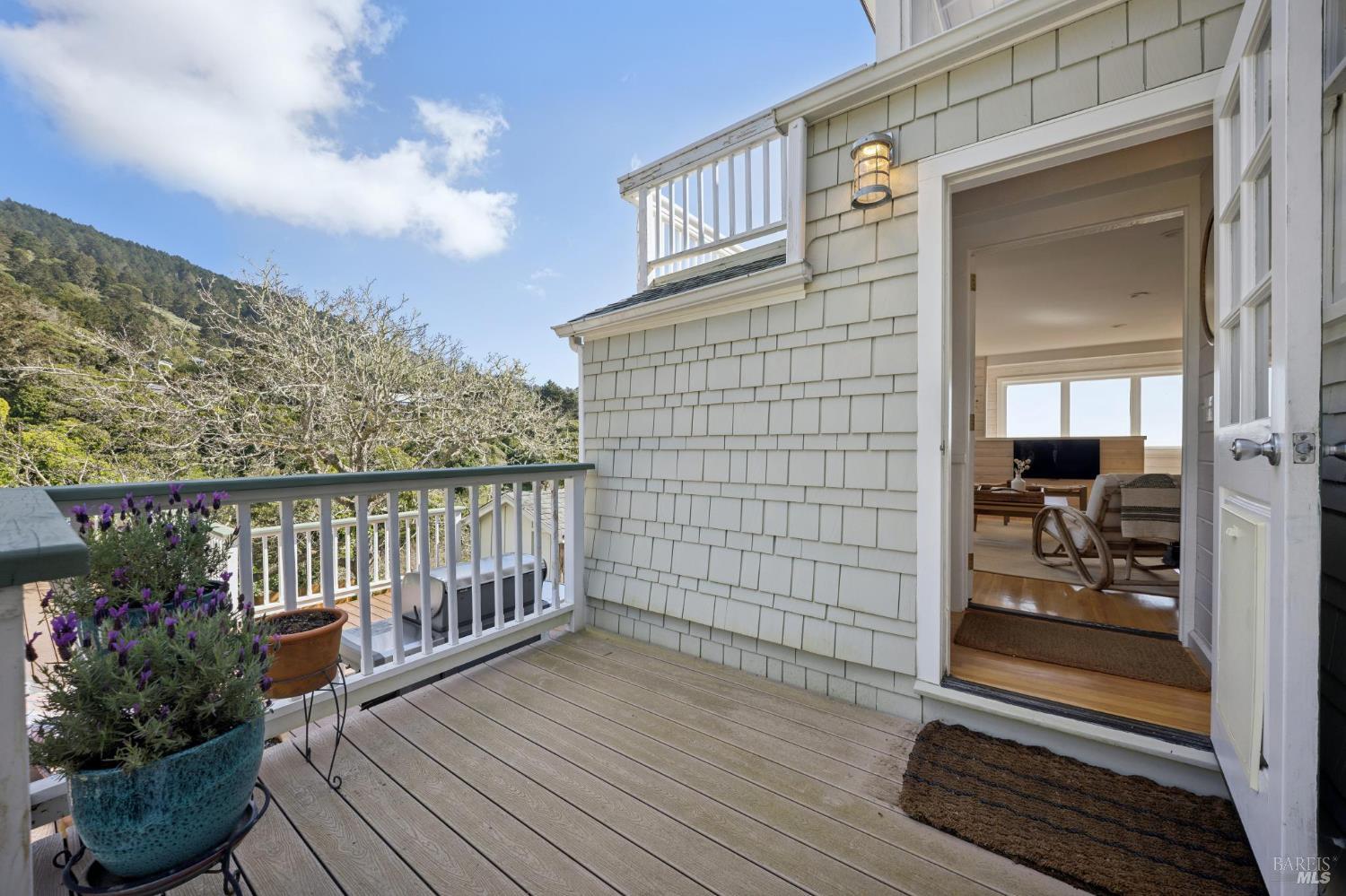 Detail Gallery Image 37 of 64 For 40 Laurel Ave, Stinson Beach,  CA 94970 - 4 Beds | 3 Baths