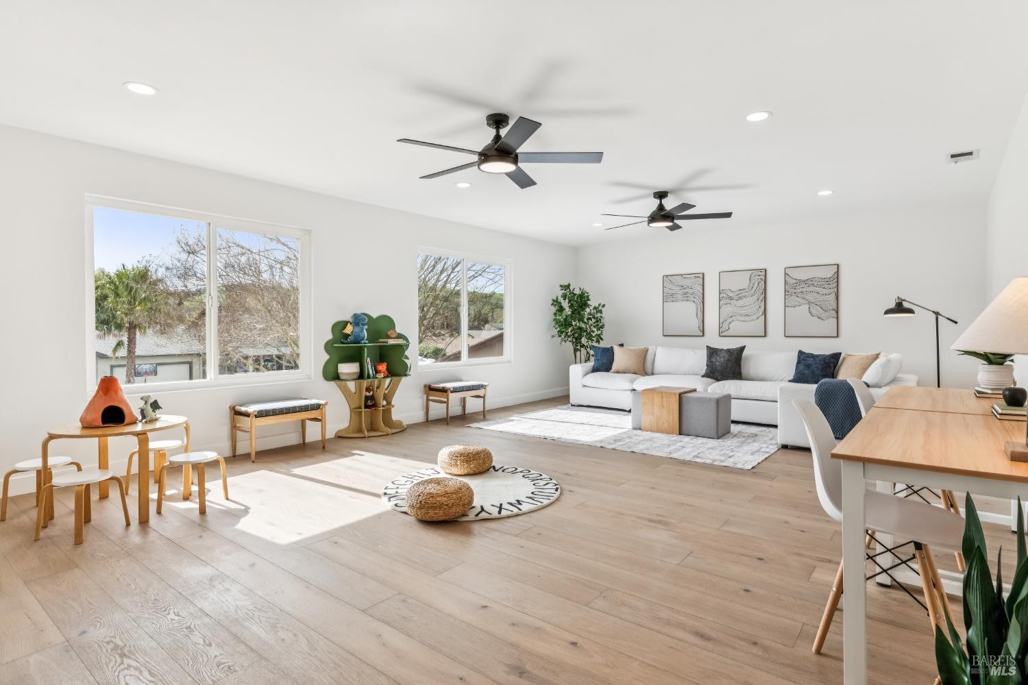 Detail Gallery Image 43 of 49 For 113 Greenridge Ct, Petaluma,  CA 94952 - 5 Beds | 3/1 Baths