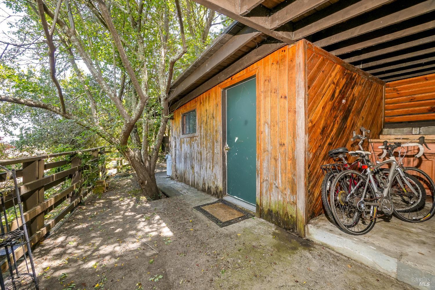 Detail Gallery Image 29 of 38 For 21 Red Rock Way, San Rafael,  CA 94903 - 3 Beds | 2/1 Baths