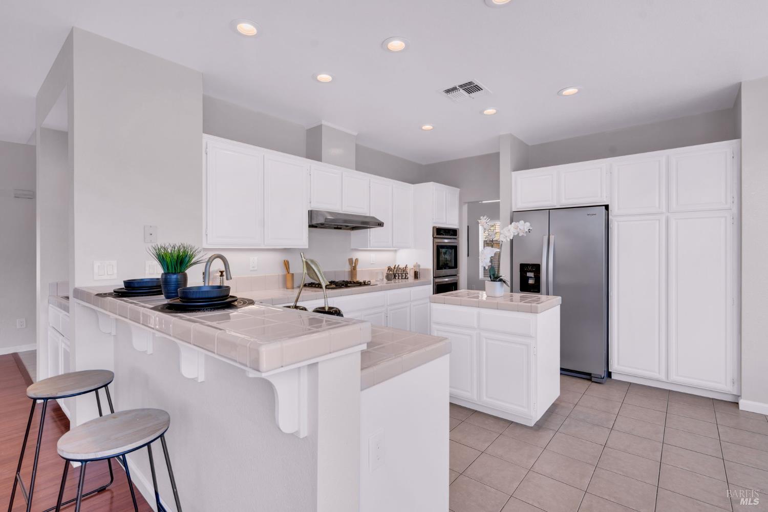 Detail Gallery Image 16 of 61 For 1014 Sandhurst Dr, Vallejo,  CA 94591 - 4 Beds | 3 Baths