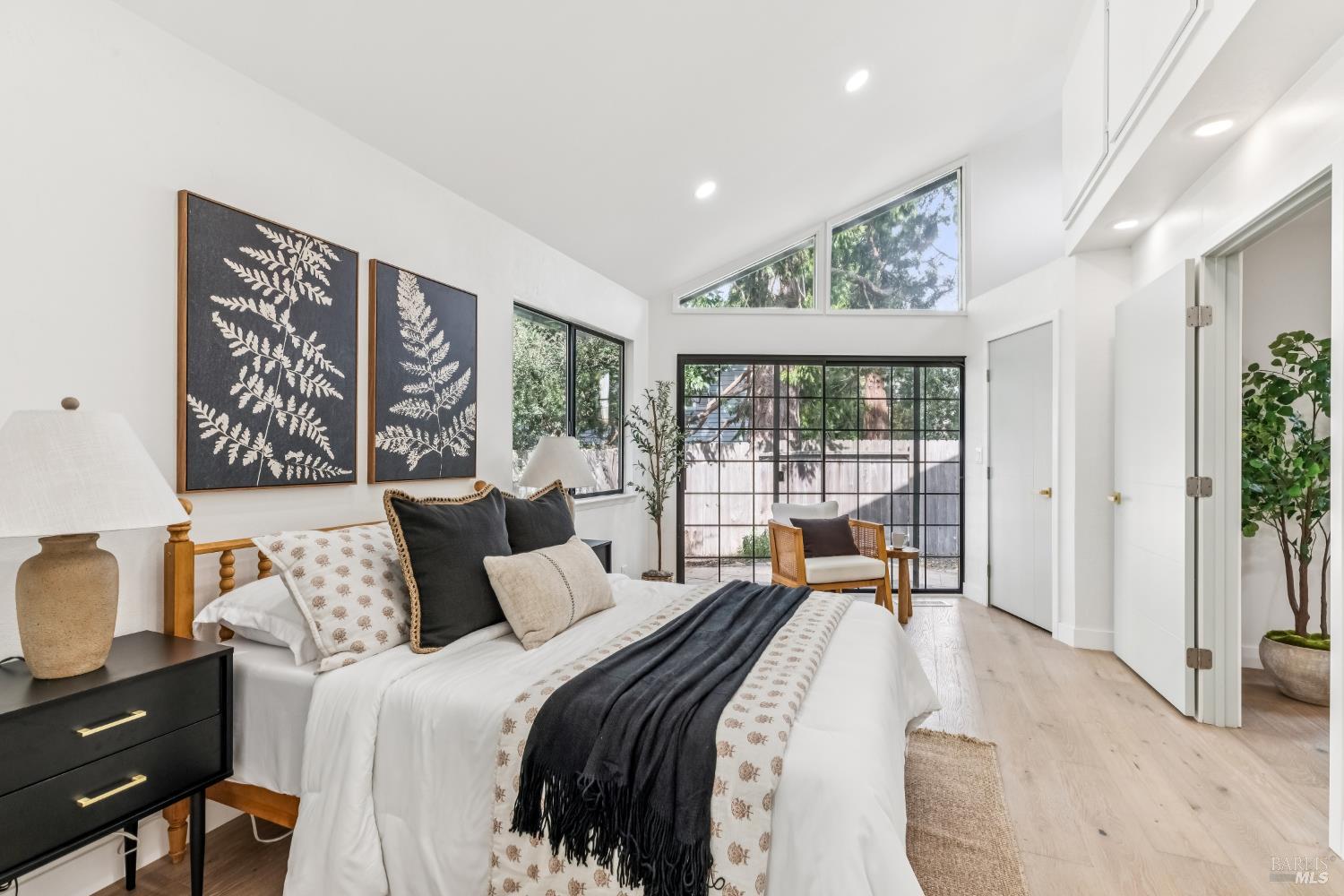 Detail Gallery Image 23 of 49 For 113 Greenridge Ct, Petaluma,  CA 94952 - 5 Beds | 3/1 Baths