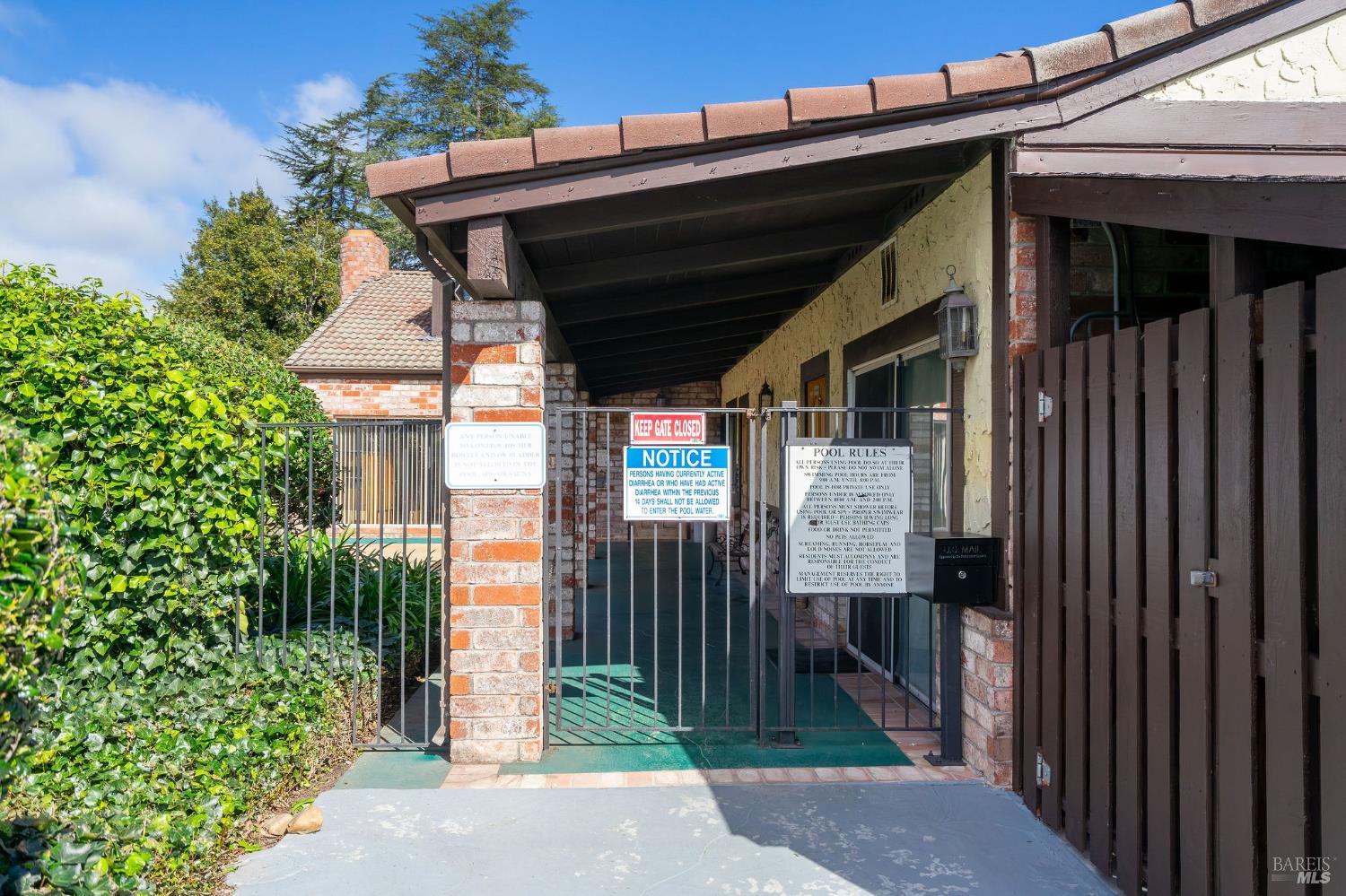 Detail Gallery Image 56 of 62 For 32 Yorkshire Dr, Santa Rosa,  CA 95401 - 3 Beds | 2 Baths