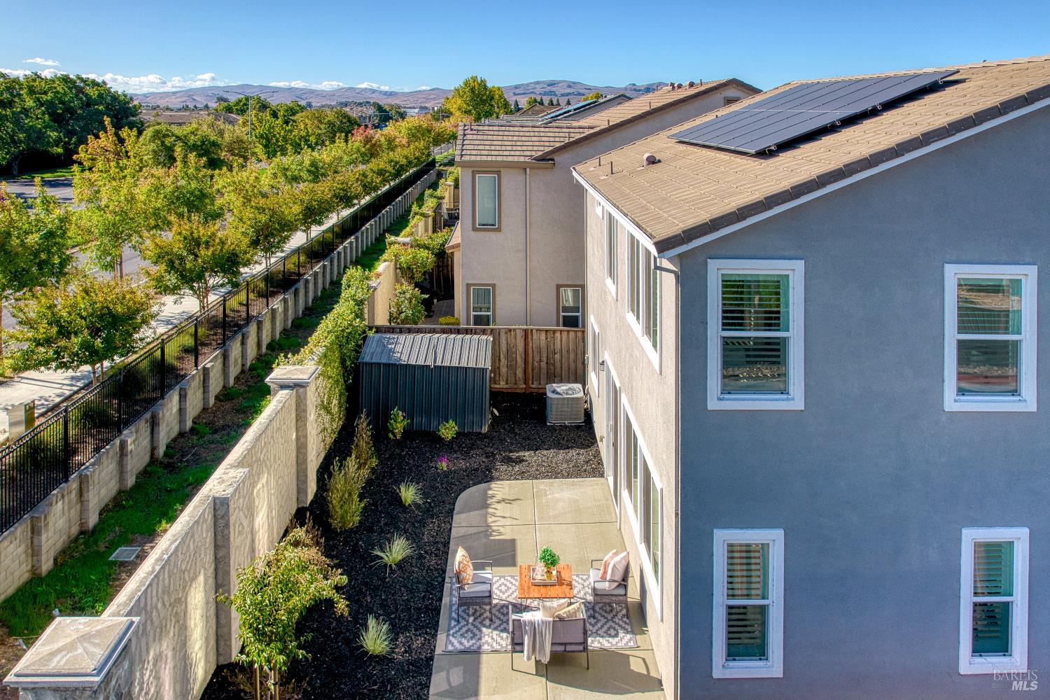 Detail Gallery Image 4 of 43 For 704 Granite Ln, Fairfield,  CA 94534 - 5 Beds | 3 Baths