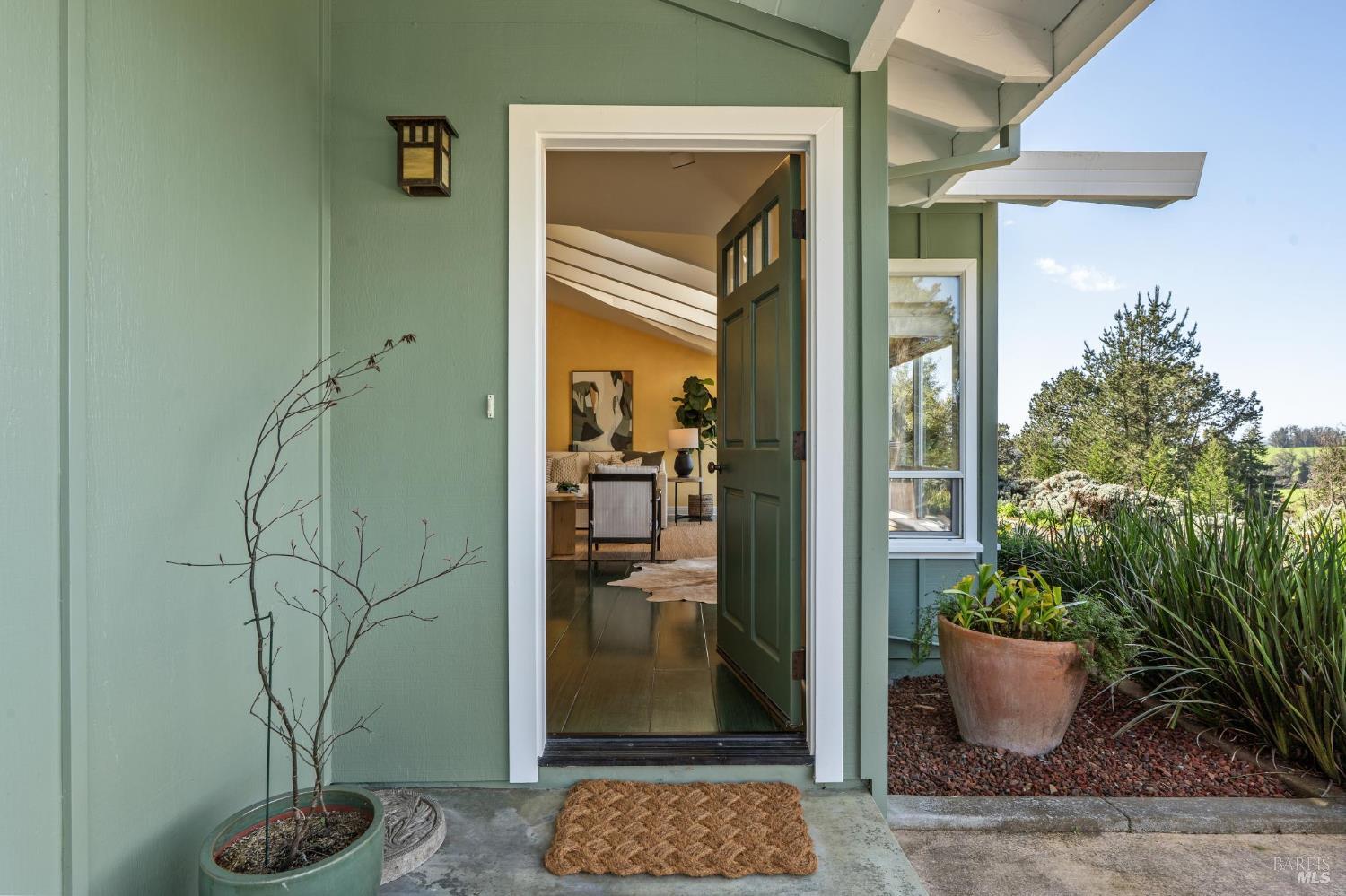 Detail Gallery Image 14 of 92 For 5855 Bodega Ave, Petaluma,  CA 94952 - 3 Beds | 2/1 Baths