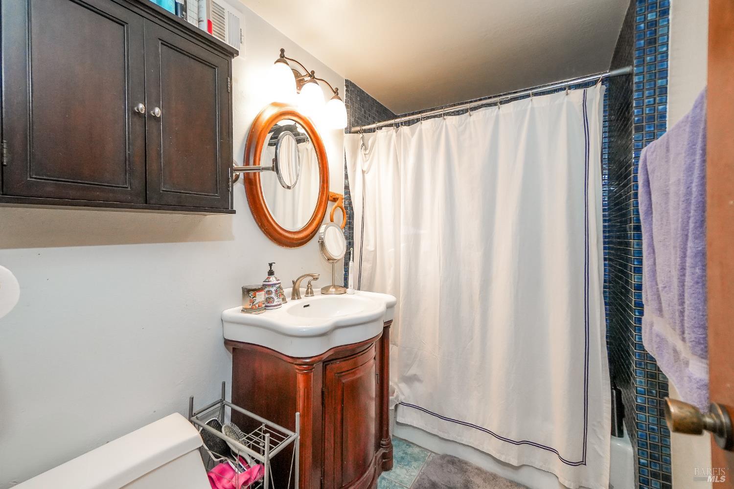 Detail Gallery Image 20 of 38 For 21 Red Rock Way, San Rafael,  CA 94903 - 3 Beds | 2/1 Baths