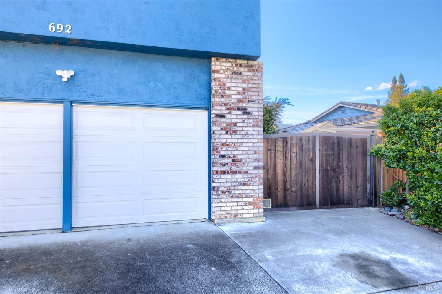 Detail Gallery Image 3 of 40 For 692 Linwood St, Vacaville,  CA 95688 - 3 Beds | 2/1 Baths