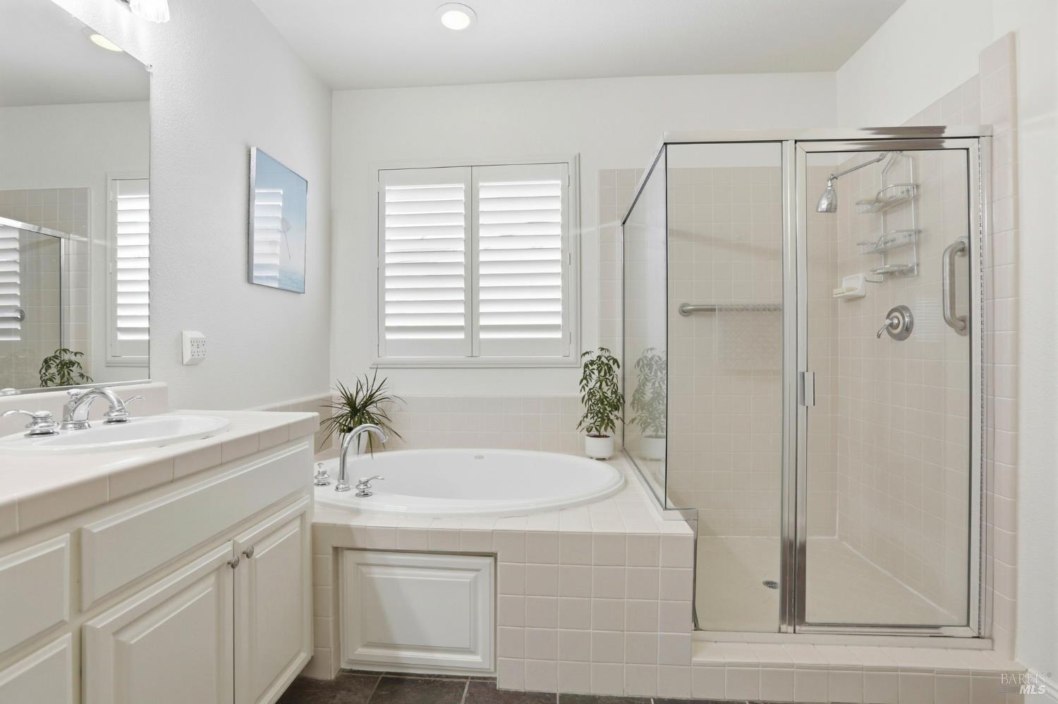 Detail Gallery Image 25 of 40 For 26 Waterbury Ln, Novato,  CA 94949 - 4 Beds | 2/1 Baths