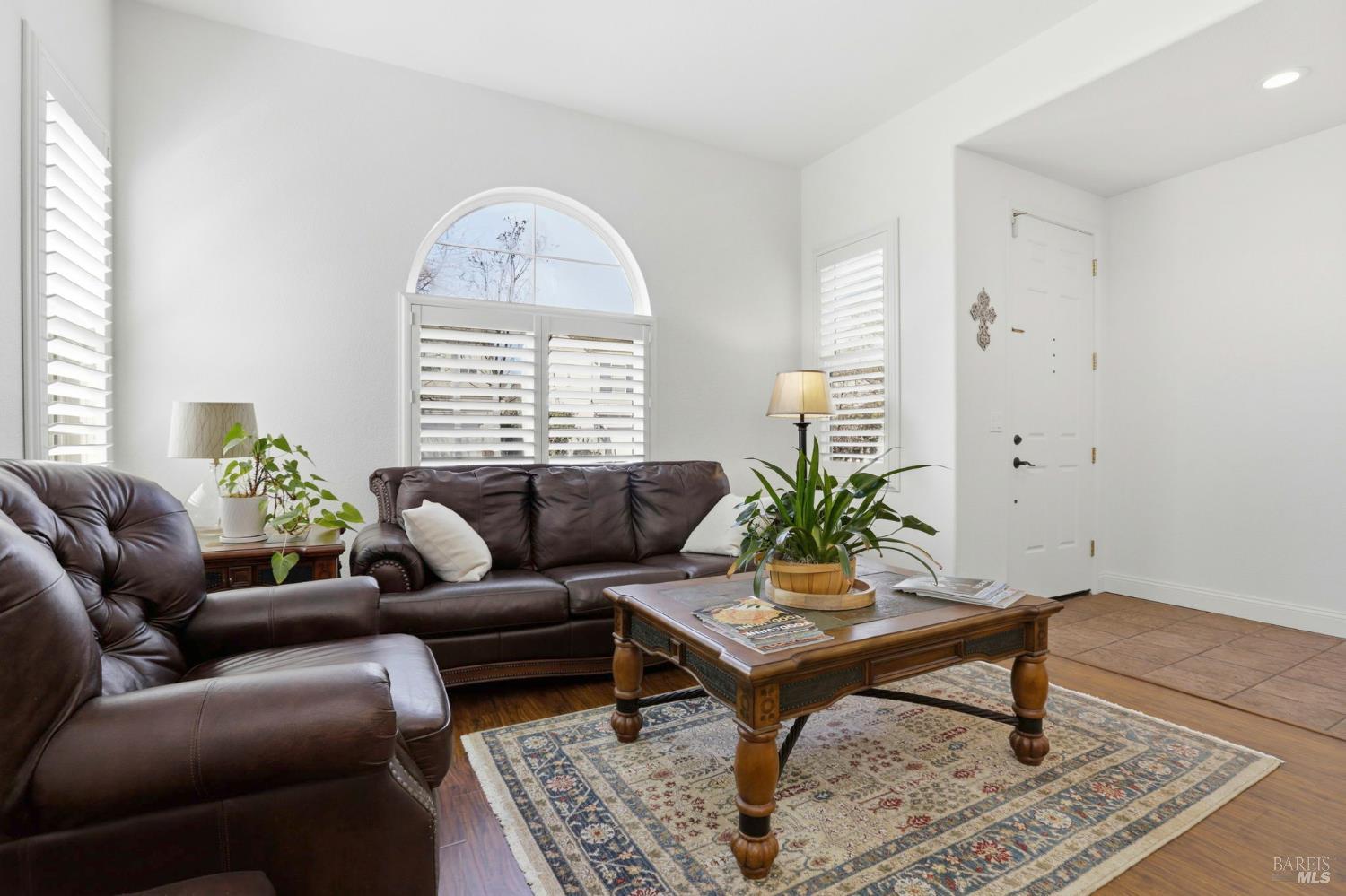 Detail Gallery Image 16 of 40 For 26 Waterbury Ln, Novato,  CA 94949 - 4 Beds | 2/1 Baths