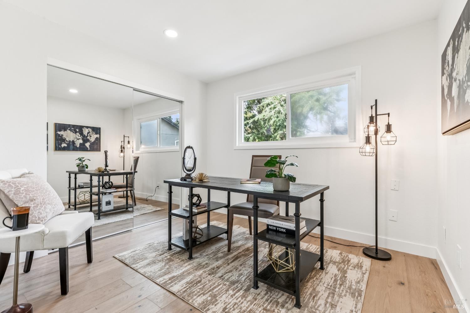 Detail Gallery Image 29 of 49 For 113 Greenridge Ct, Petaluma,  CA 94952 - 5 Beds | 3/1 Baths