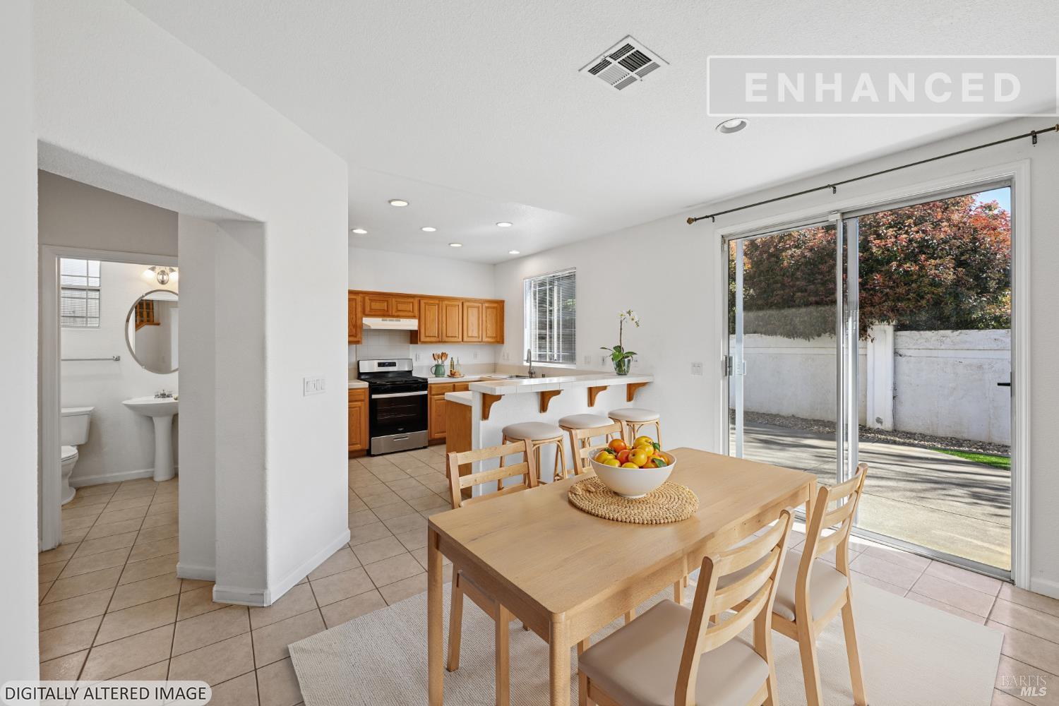 Detail Gallery Image 9 of 46 For 231 Roundhill Ct, Vacaville,  CA 95687 - 3 Beds | 2/1 Baths