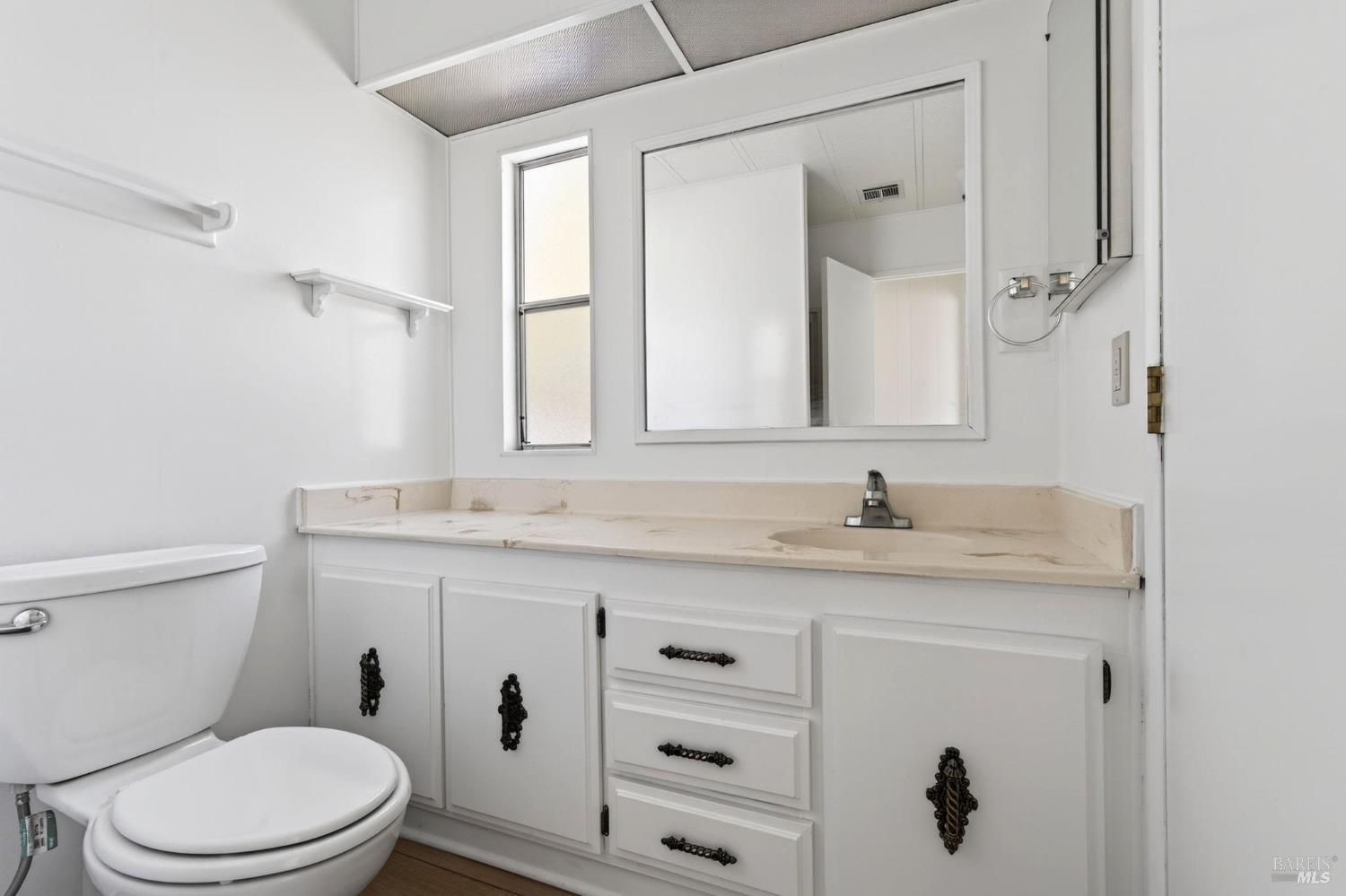 Detail Gallery Image 24 of 24 For 375 E Highway 20 Hwy 85, Upper Lake,  CA 95485 - 2 Beds | 2 Baths