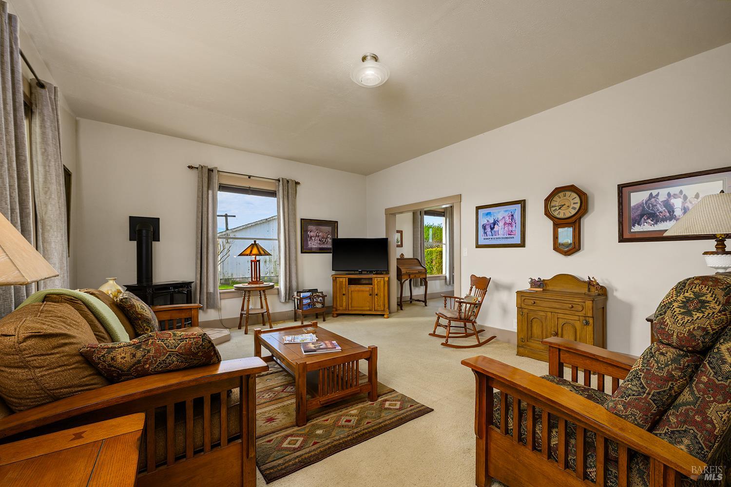 Detail Gallery Image 8 of 45 For 14550 Valley Ford Estero Rd, Valley Ford,  CA 94972 - 4 Beds | 1 Baths