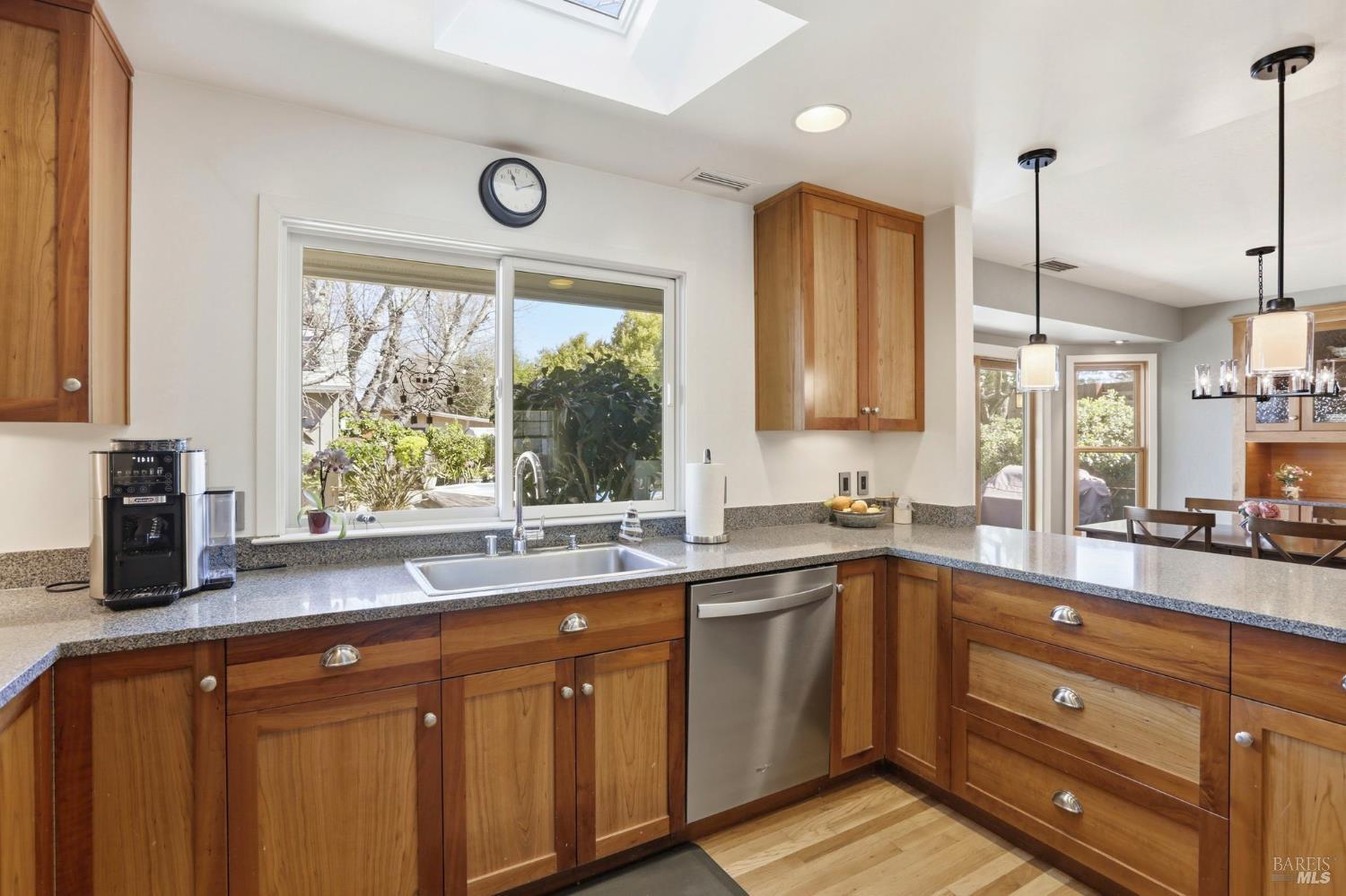 Detail Gallery Image 11 of 62 For 6 Gothic Dr, Novato,  CA 94947 - 4 Beds | 3/1 Baths