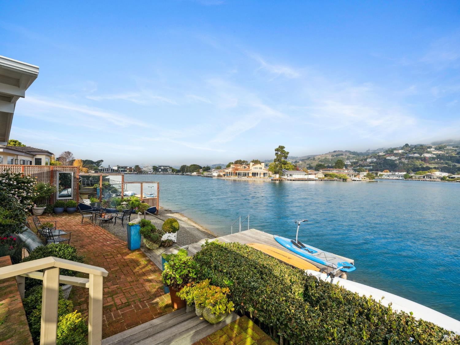 Detail Gallery Image 12 of 19 For 216 San Rafael Ave, Belvedere,  CA 94920 - 3 Beds | 2 Baths