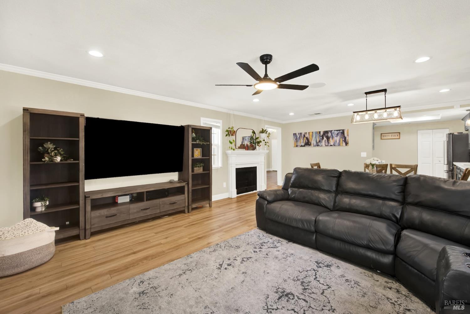 Detail Gallery Image 34 of 94 For 631 Colemanite Cir, Vacaville,  CA 95687 - 3 Beds | 2/1 Baths