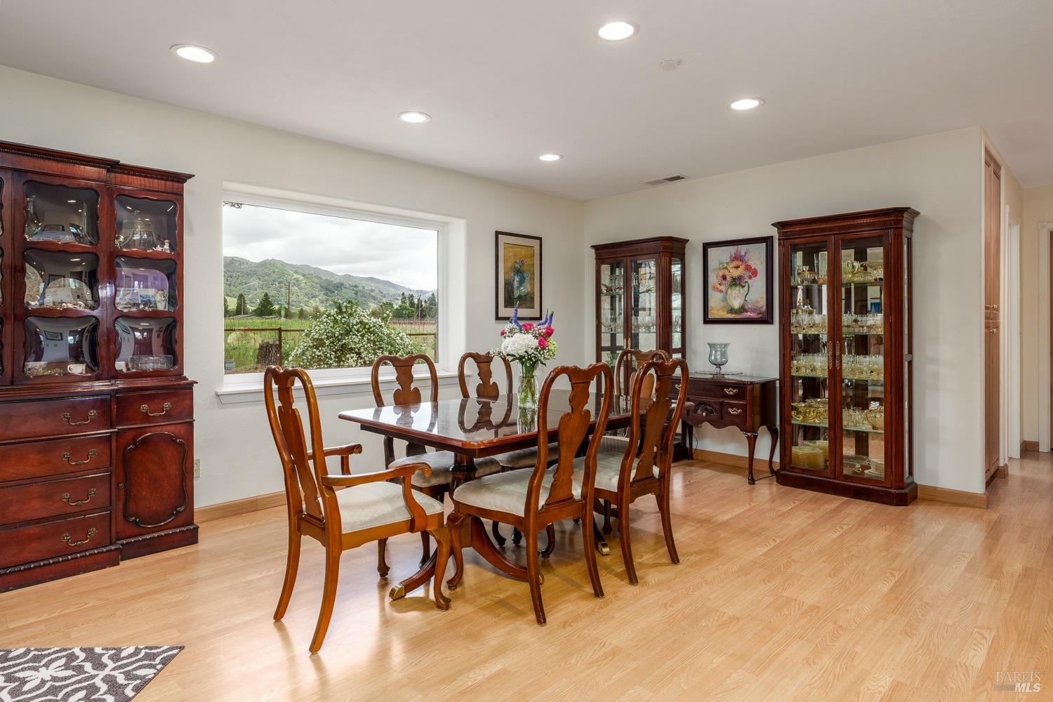 Detail Gallery Image 9 of 27 For 3200 Road J Unkn, Redwood Valley,  CA 95470 - 4 Beds | 3/1 Baths