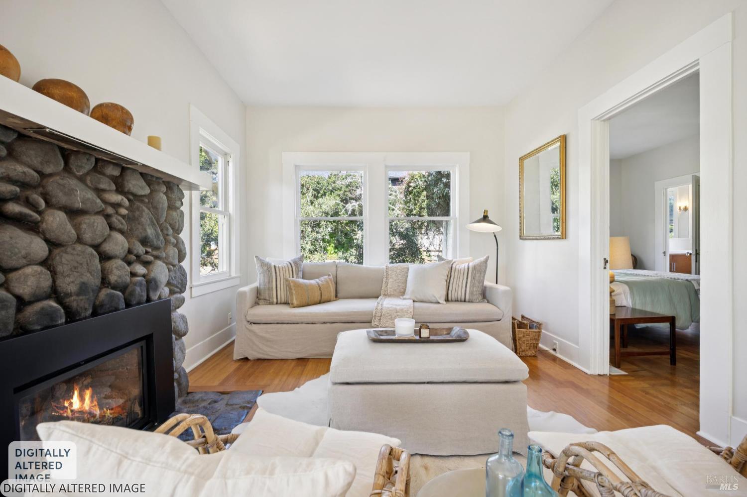 Detail Gallery Image 8 of 64 For 40 Laurel Ave, Stinson Beach,  CA 94970 - 4 Beds | 3 Baths