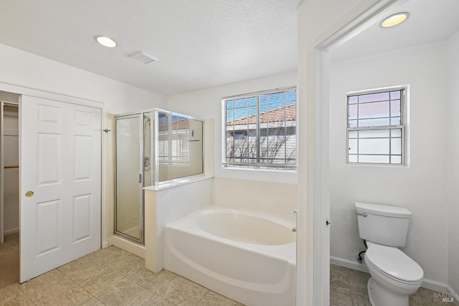 Detail Gallery Image 28 of 46 For 231 Roundhill Ct, Vacaville,  CA 95687 - 3 Beds | 2/1 Baths