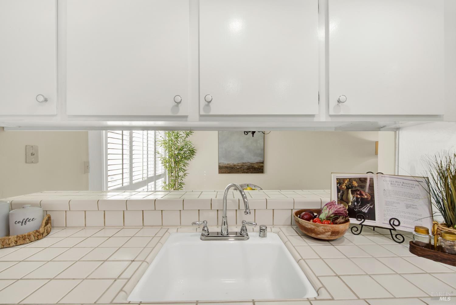 Detail Gallery Image 12 of 52 For 30 Belvedere Ct, Napa,  CA 94559 - 2 Beds | 1/1 Baths