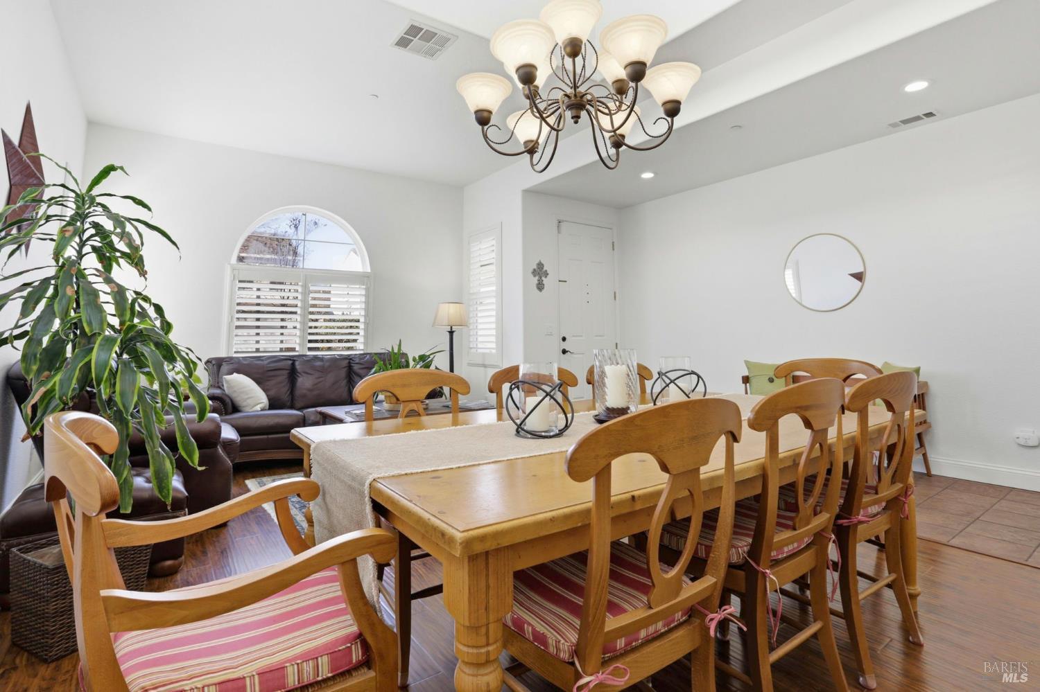 Detail Gallery Image 15 of 40 For 26 Waterbury Ln, Novato,  CA 94949 - 4 Beds | 2/1 Baths