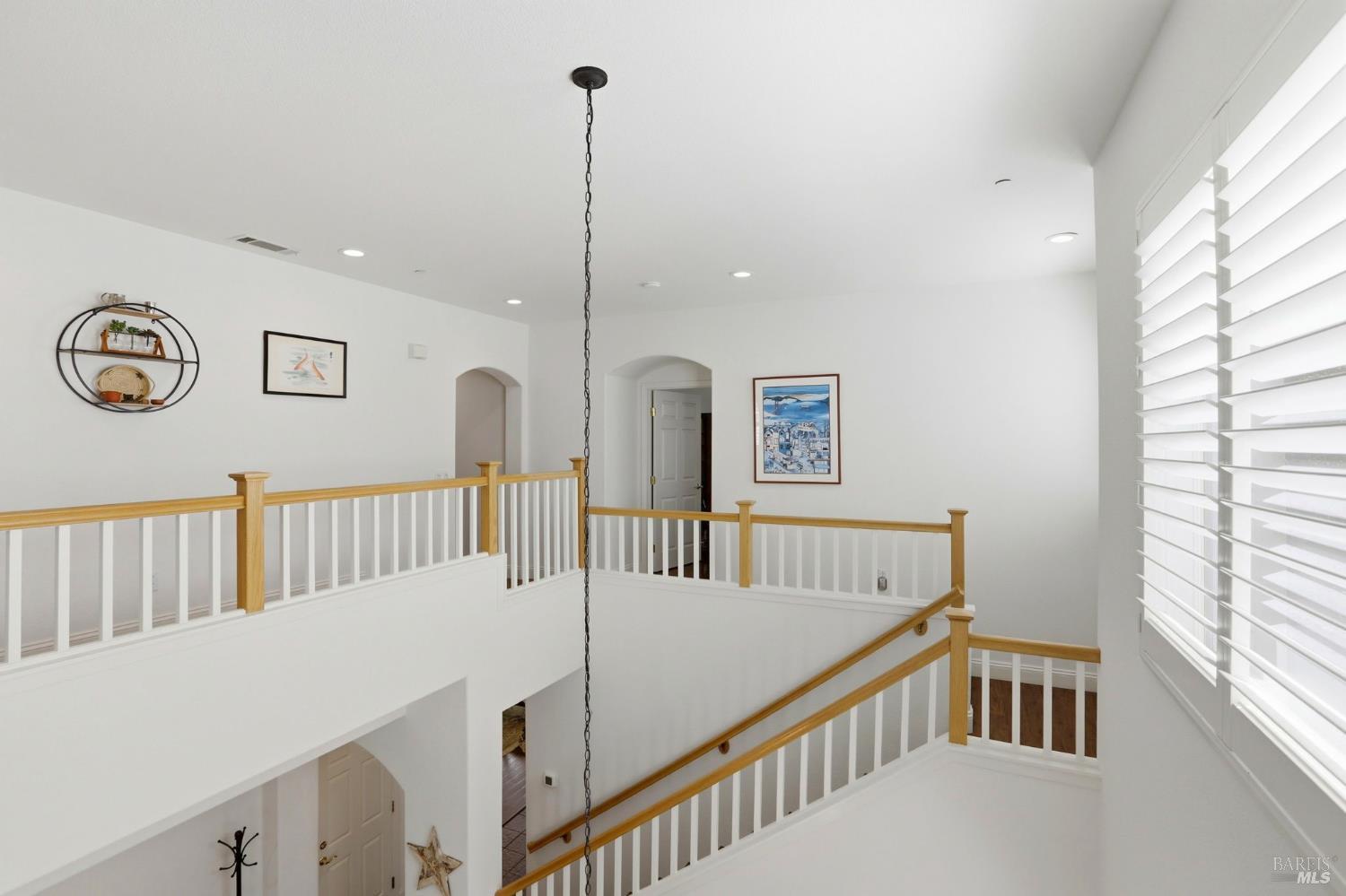 Detail Gallery Image 21 of 40 For 26 Waterbury Ln, Novato,  CA 94949 - 4 Beds | 2/1 Baths