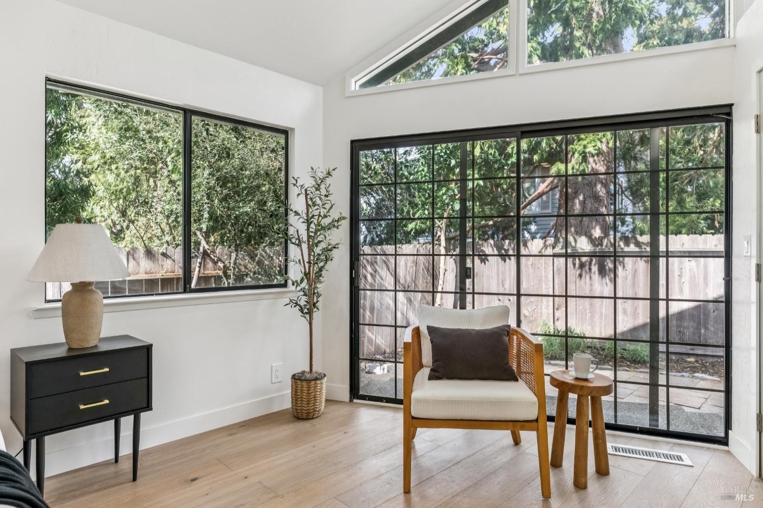 Detail Gallery Image 24 of 49 For 113 Greenridge Ct, Petaluma,  CA 94952 - 5 Beds | 3/1 Baths