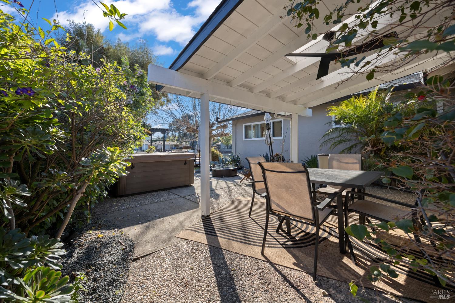 Detail Gallery Image 22 of 63 For 120 E Lake Dr, Antioch,  CA 94509 - 4 Beds | 2 Baths