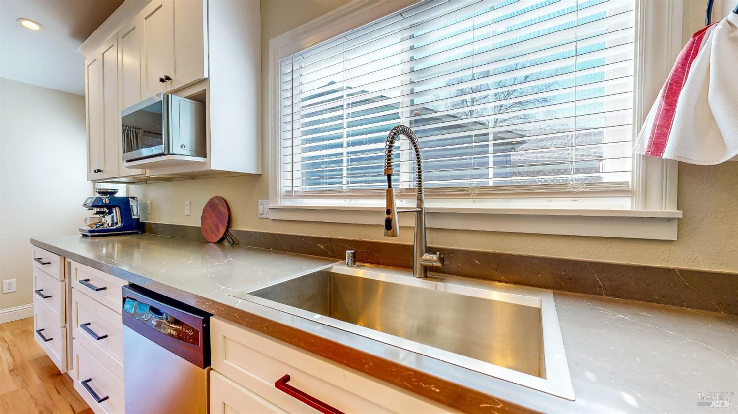 Detail Gallery Image 22 of 93 For 2400 Copperfield Dr, Santa Rosa,  CA 95401 - 3 Beds | 2 Baths