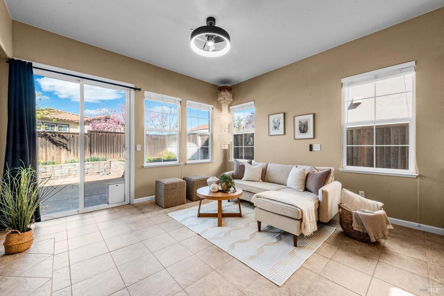 Detail Gallery Image 35 of 81 For 624 Emerald Hills Cir, Fairfield,  CA 94533 - 4 Beds | 3 Baths