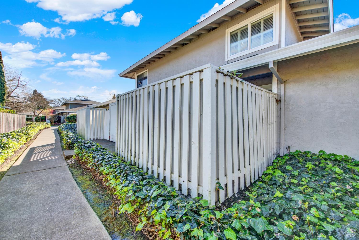 Detail Gallery Image 39 of 52 For 30 Belvedere Ct, Napa,  CA 94559 - 2 Beds | 1/1 Baths