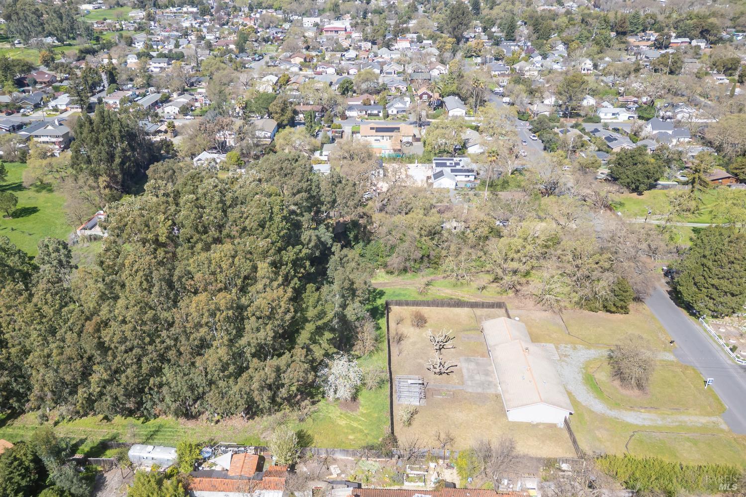 Detail Gallery Image 12 of 39 For 19360 Linden St, Sonoma,  CA 95476 - 3 Beds | 2 Baths