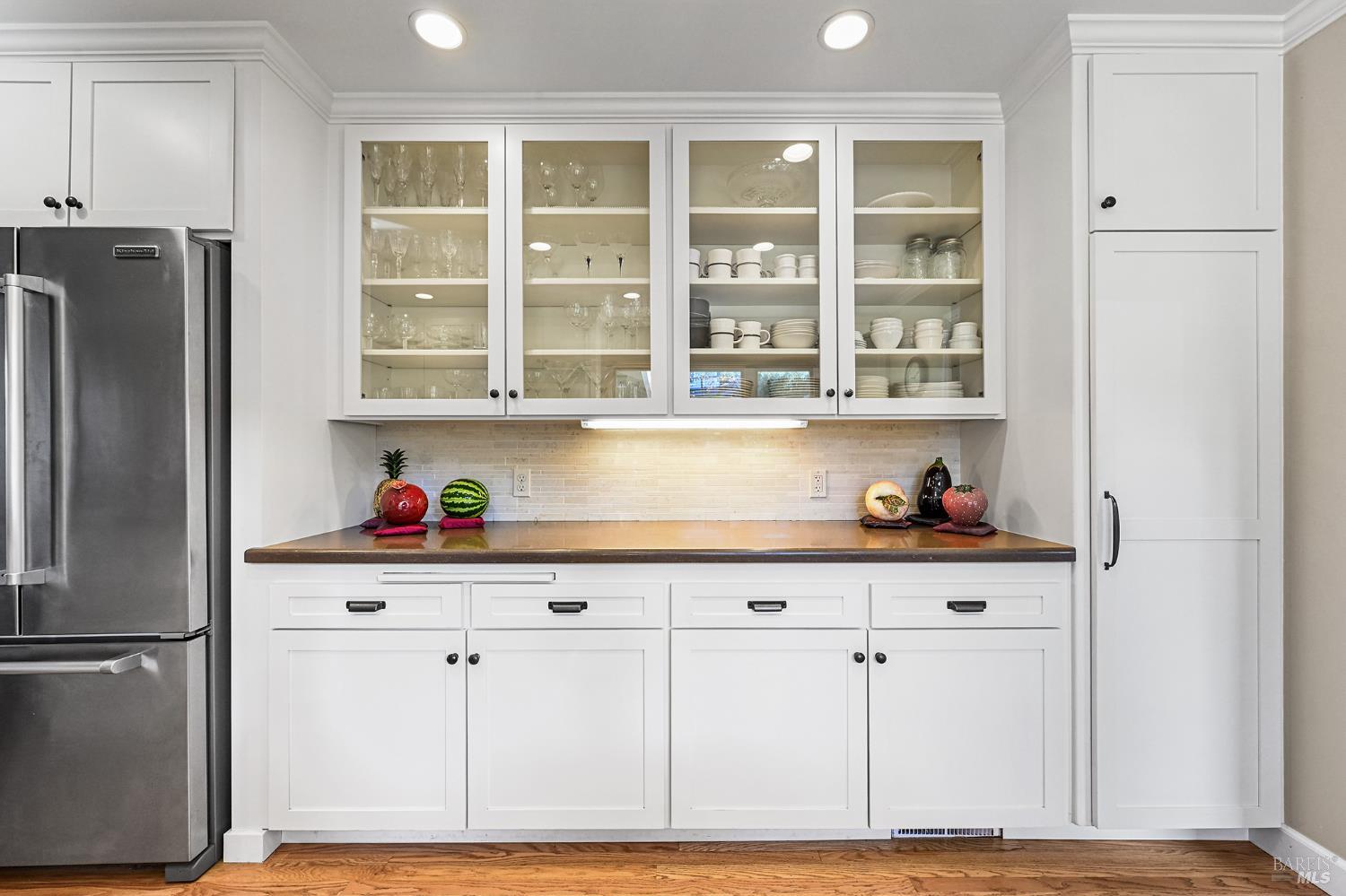 Detail Gallery Image 11 of 65 For 115 Oak Springs Dr, San Anselmo,  CA 94960 - 4 Beds | 3 Baths